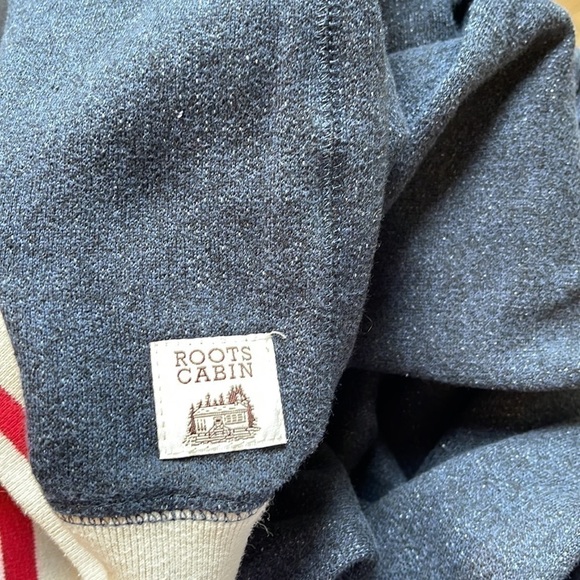 Roots cabin kids size youth XXL (13-14 years) navy blue sweater like new! - Picture 8 of 8